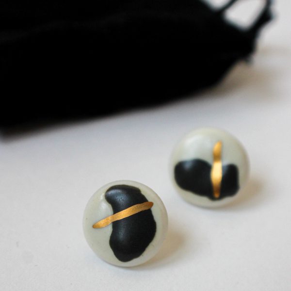 minđushe. crno-bele. krug. zlato.