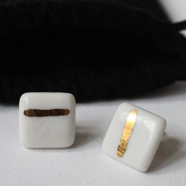 minđushe. bele. kvadrat. zlato.